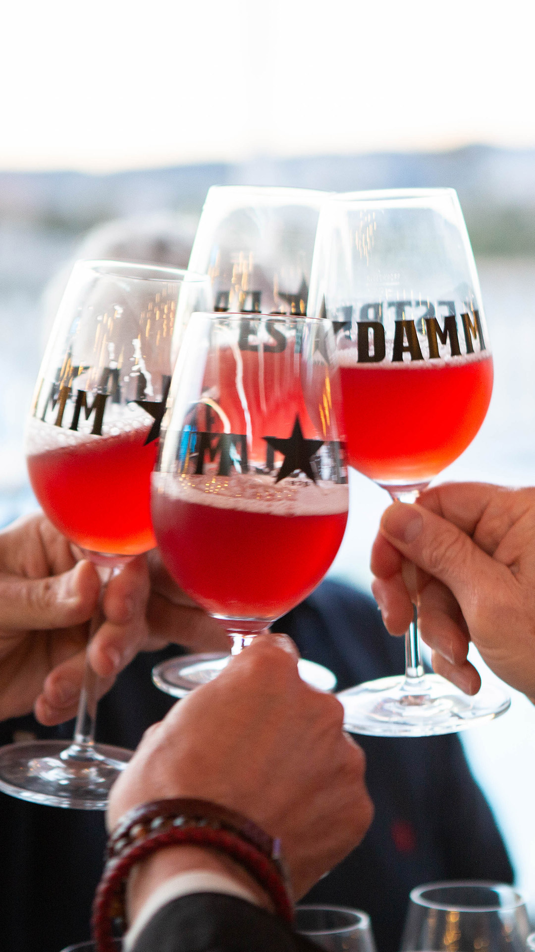 Col·laboracions en xarxes i publicitat